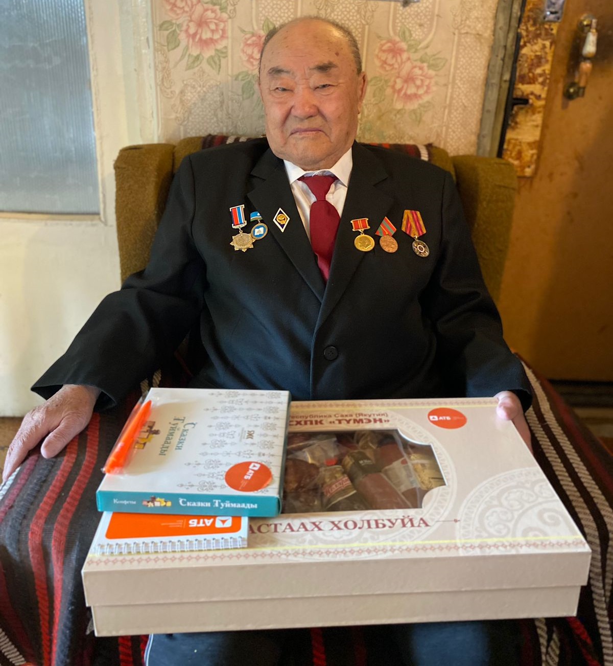 АТБ поздравил клиентов-ветеранов с 9 Мая